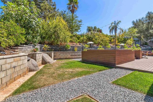 676 Via Rancho, Escondido, CA 92029