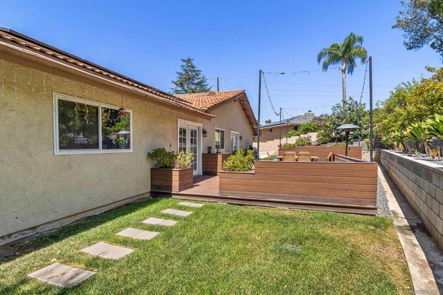 676 Via Rancho, Escondido, CA 92029