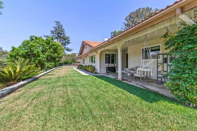 676 Via Rancho, Escondido, CA 92029