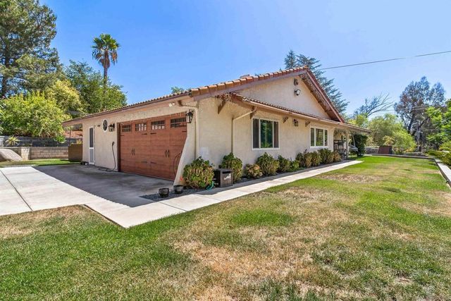 676 Via Rancho, Escondido, CA 92029