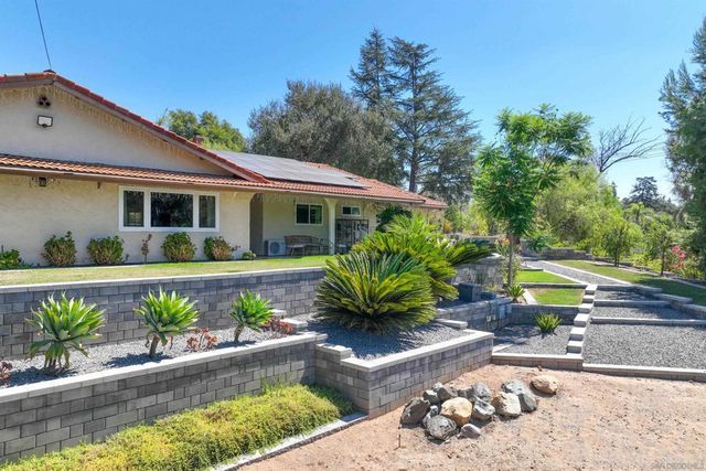 676 Via Rancho, Escondido, CA 92029