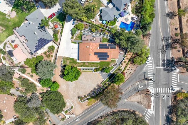 676 Via Rancho, Escondido, CA 92029