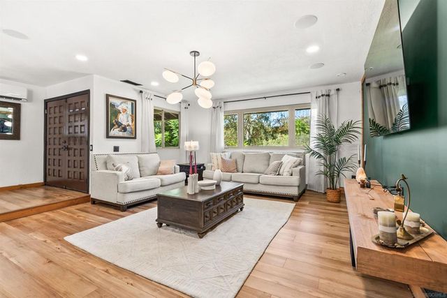 676 Via Rancho, Escondido, CA 92029