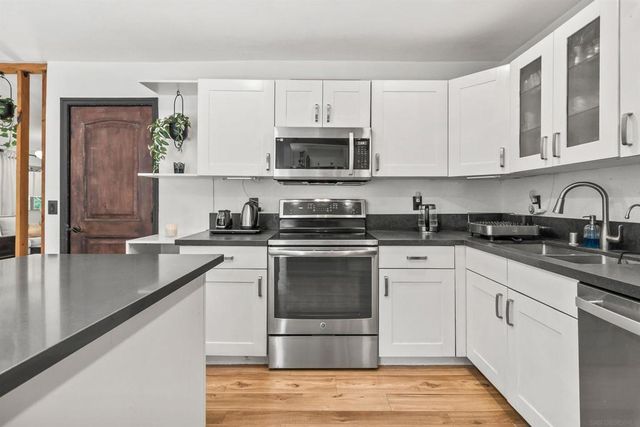 676 Via Rancho, Escondido, CA 92029