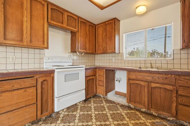 1645 La Brea St., Ramona, CA 92065