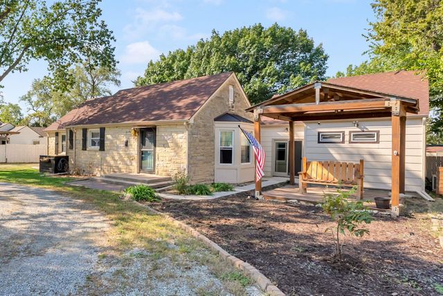 21 N Beech Rd, Wichita, KS 67206