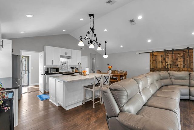 21 N Beech Rd, Wichita, KS 67206