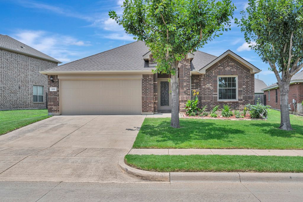 933 Keel Line Drive, Crowley, TX 76036 — exterior