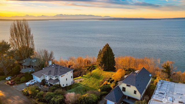 1932 NW Blue Ridge Drive, Seattle, WA 98177