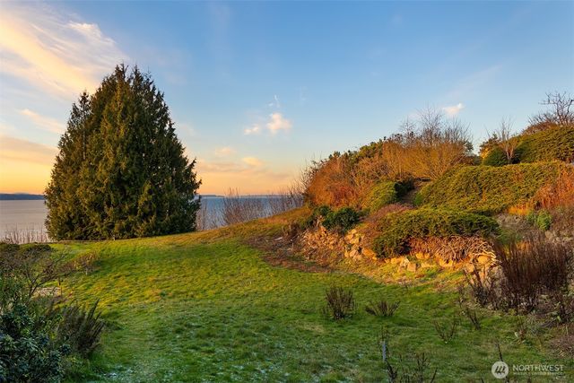 1932 NW Blue Ridge Drive, Seattle, WA 98177