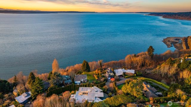 1932 NW Blue Ridge Drive, Seattle, WA 98177