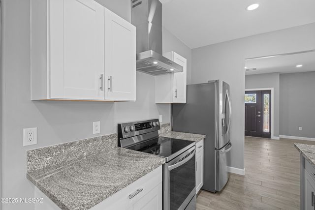 1960 S San Vincent Drive, Green Valley, AZ 85614