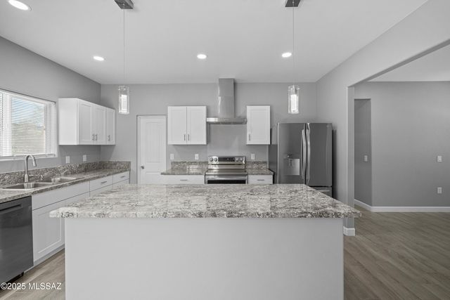 1960 S San Vincent Drive, Green Valley, AZ 85614