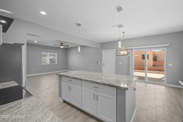 1960 S San Vincent Drive, Green Valley, AZ 85614