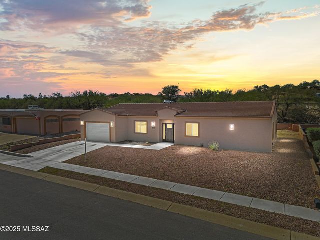 1960 S San Vincent Drive, Green Valley, AZ 85614