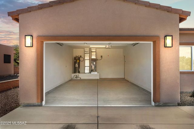 1960 S San Vincent Drive, Green Valley, AZ 85614