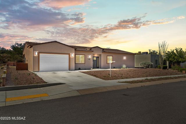 1960 S San Vincent Drive, Green Valley, AZ 85614