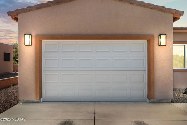 1960 S San Vincent Drive, Green Valley, AZ 85614