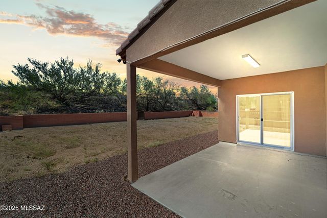 1960 S San Vincent Drive, Green Valley, AZ 85614