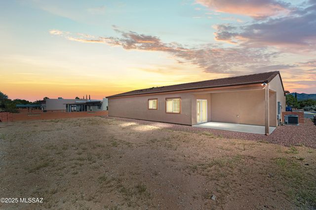 1960 S San Vincent Drive, Green Valley, AZ 85614