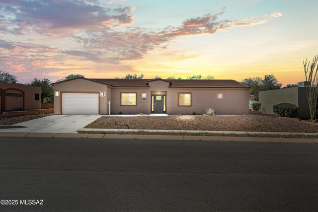 1960 S San Vincent Drive, Green Valley, AZ 85614