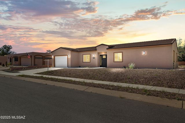 1960 S San Vincent Drive, Green Valley, AZ 85614