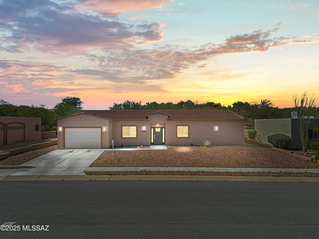 1960 S San Vincent Drive, Green Valley, AZ 85614