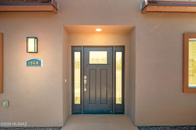 1960 S San Vincent Drive, Green Valley, AZ 85614