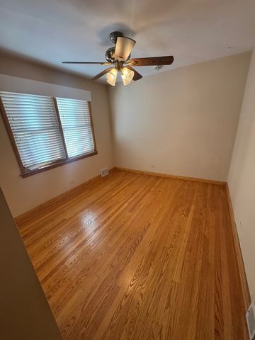 5805 N Merrimac Avenue, Chicago, IL 60646