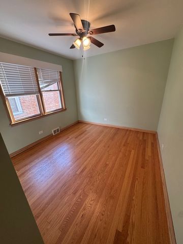 5805 N Merrimac Avenue, Chicago, IL 60646