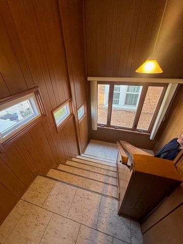 5805 N Merrimac Avenue, Chicago, IL 60646