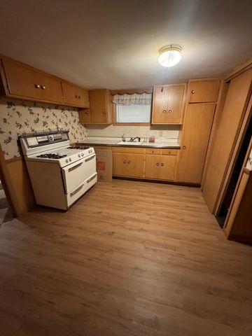 5805 N Merrimac Avenue, Chicago, IL 60646