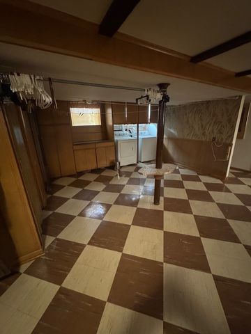 5805 N Merrimac Avenue, Chicago, IL 60646