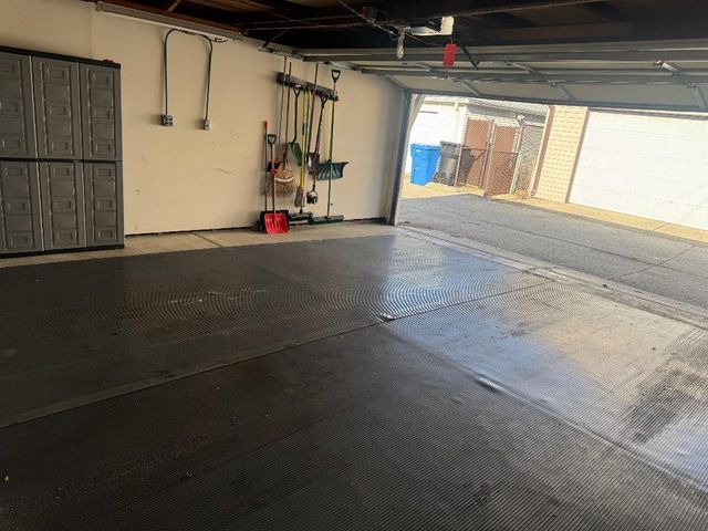 5805 N Merrimac Avenue, Chicago, IL 60646