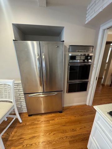 5805 N Merrimac Avenue, Chicago, IL 60646