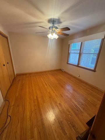 5805 N Merrimac Avenue, Chicago, IL 60646