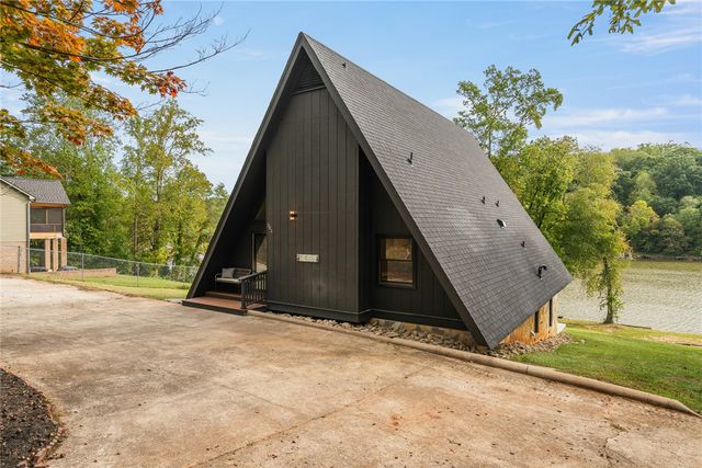 303 Snyder Road, Easley, SC 29640