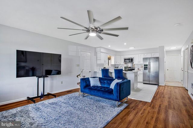 12225 W LAWN LN, Hagerstown, MD 21740
