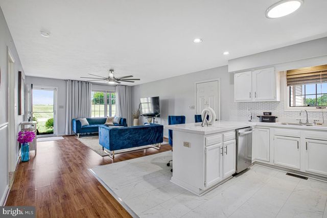 12225 W LAWN LN, Hagerstown, MD 21740