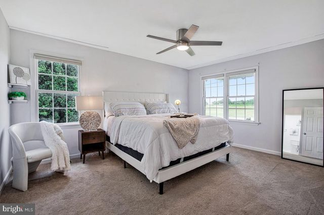 12225 W LAWN LN, Hagerstown, MD 21740