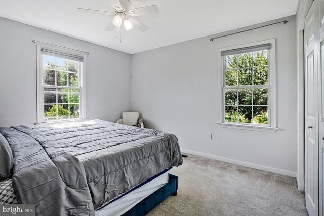 12225 W LAWN LN, Hagerstown, MD 21740