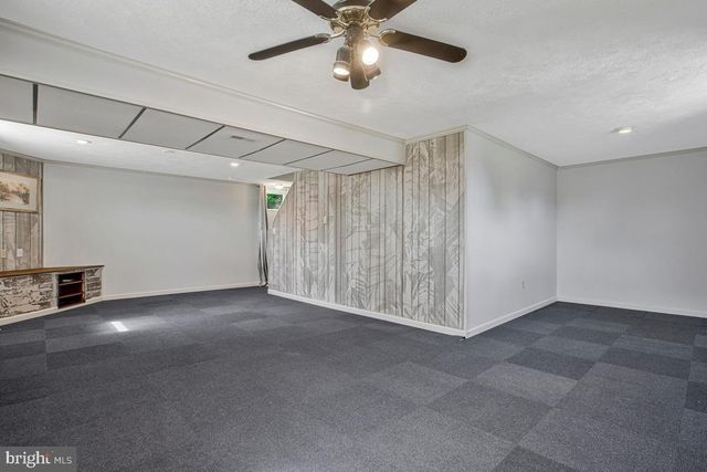12225 W LAWN LN, Hagerstown, MD 21740