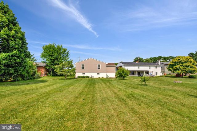 12225 W LAWN LN, Hagerstown, MD 21740