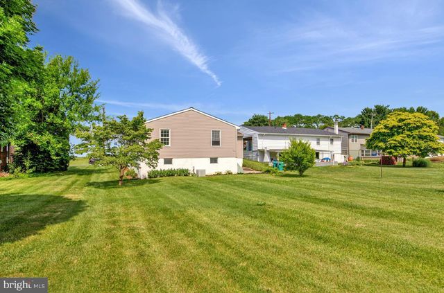 12225 W LAWN LN, Hagerstown, MD 21740