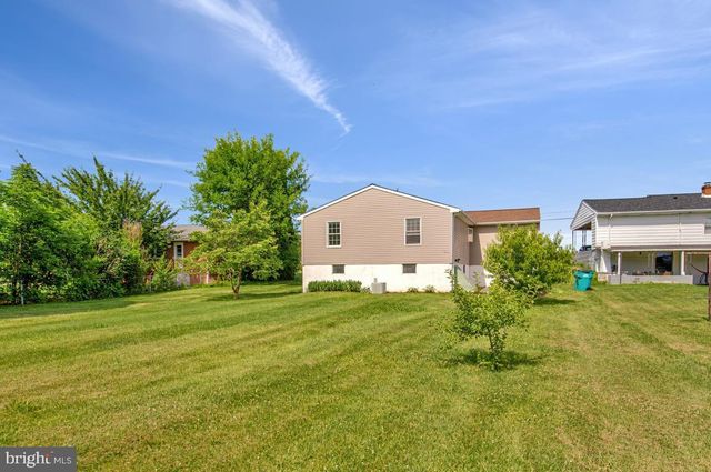 12225 W LAWN LN, Hagerstown, MD 21740