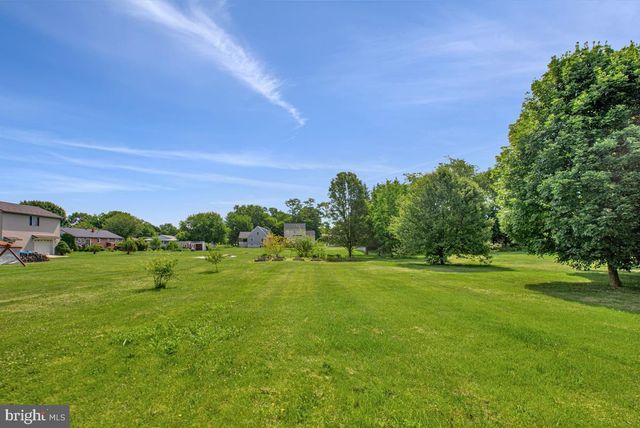 12225 W LAWN LN, Hagerstown, MD 21740