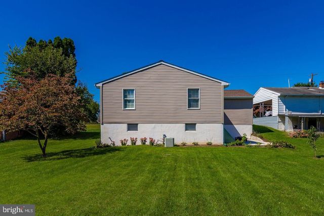 12225 W LAWN LN, Hagerstown, MD 21740