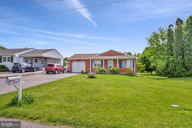 12225 W LAWN LN, Hagerstown, MD 21740