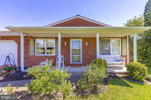 12225 W LAWN LN, Hagerstown, MD 21740