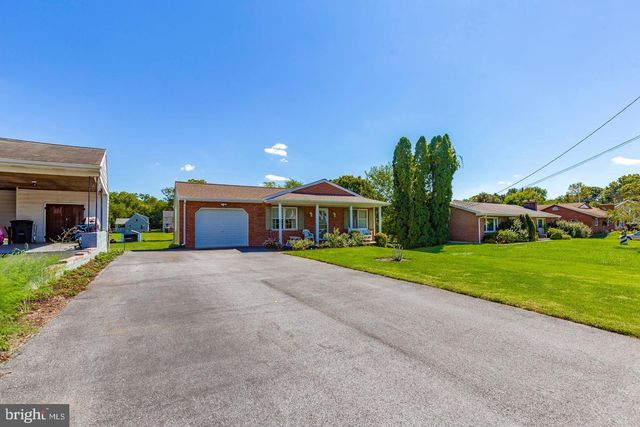 12225 W LAWN LN, Hagerstown, MD 21740